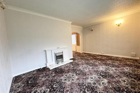 2 bedroom detached bungalow for sale, Wakefield Road, Clayton West, Huddersfield HD8 9NN