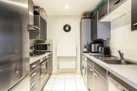 2 bedroom flat to rent, Bridge Court, 13 Newport Avenue, Canary Wharf, London, E14