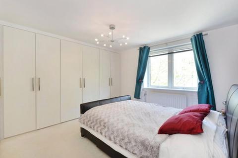 2 bedroom flat to rent, Bridge Court, 13 Newport Avenue, Canary Wharf, London, E14