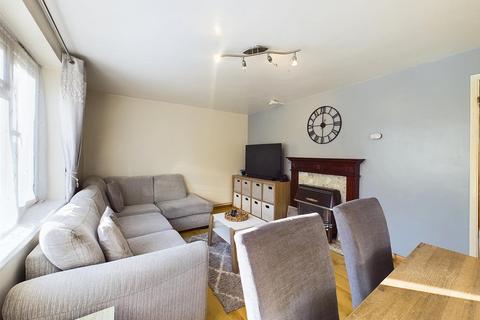 2 bedroom apartment for sale, Wilsmere Drive, Northolt UB5