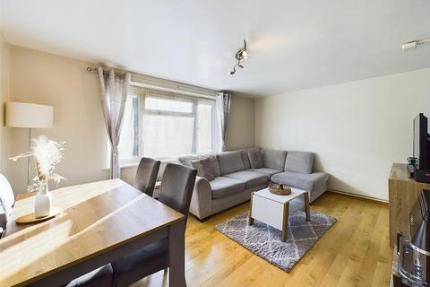 2 bedroom apartment for sale, Wilsmere Drive, Northolt UB5