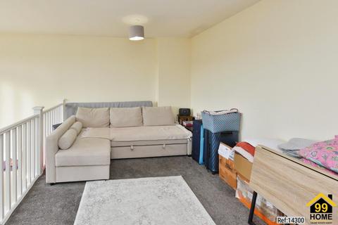 2 bedroom apartment for sale, Oldham Rise, Milton Keynes, Buckinghamshire, MK5