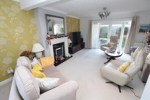 4 bedroom detached house for sale, Dorchester Close, Leicester LE8