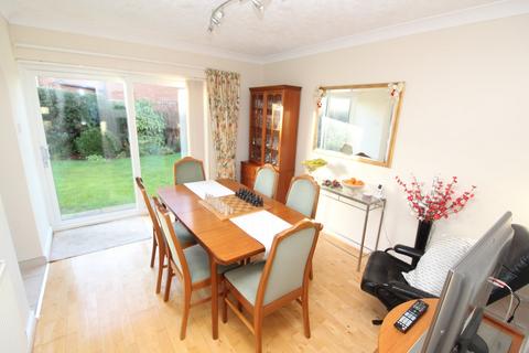 4 bedroom detached house for sale, Dorchester Close, Leicester LE8