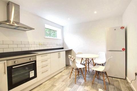 Property to rent, Shetland Court, Worthing, West Sussex, BN13