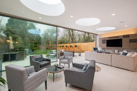 5 bedroom detached house for sale, Canons Drive, Edgware, HA8
