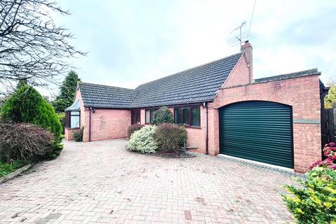 3 bedroom detached bungalow for sale, Village Street, Harvington, Evesham