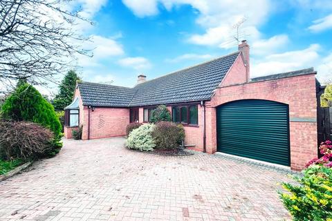 3 bedroom detached bungalow for sale, Village Street, Harvington, Evesham