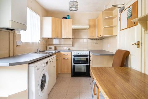 3 bedroom house to rent, Linkway, Guildford, GU2