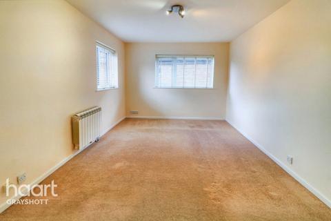 2 bedroom apartment for sale, Avenue Road, HINDHEAD