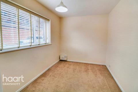 2 bedroom apartment for sale, Avenue Road, HINDHEAD