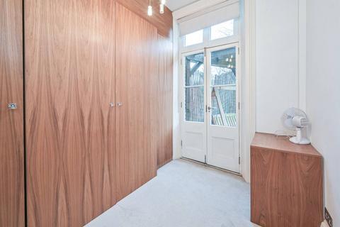 2 bedroom flat for sale, Crossfield Road, Belsize Park, London, NW3