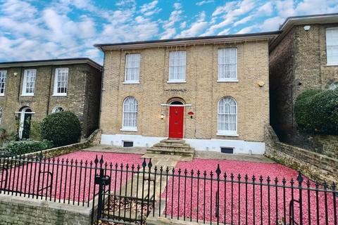 6 bedroom detached house for sale, Medway Road, Gillingham