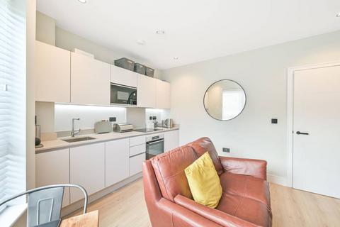 1 bedroom flat for sale, Gruneisen Road, Finchley Central, N3