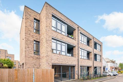 1 bedroom flat for sale, Gruneisen Road, Finchley Central, N3