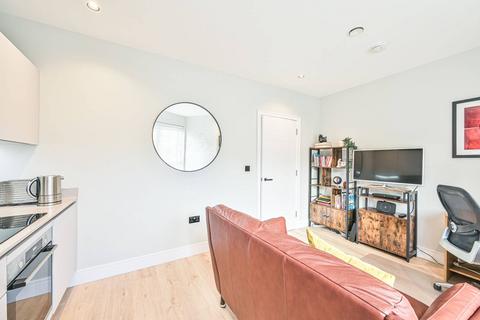 1 bedroom flat for sale, Gruneisen Road, Finchley Central, N3