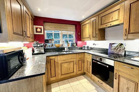 3 bedroom detached house for sale, Church Street, Crick, NN6 7TP