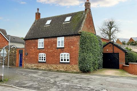 3 bedroom detached house for sale, Church Street, Crick, NN6 7TP