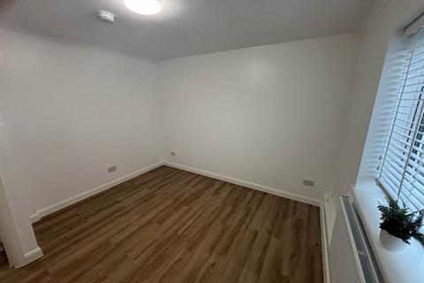 4 bedroom house to rent, Rainham Road South, Dagenham, Essex