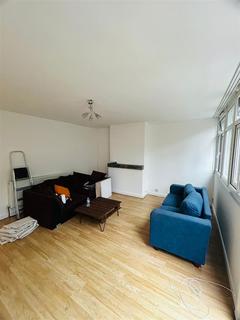 3 bedroom flat to rent, Dycer House, Hackney E9