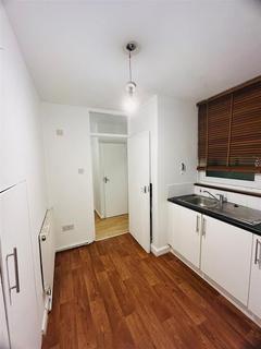 3 bedroom flat to rent, Dycer House, Hackney E9