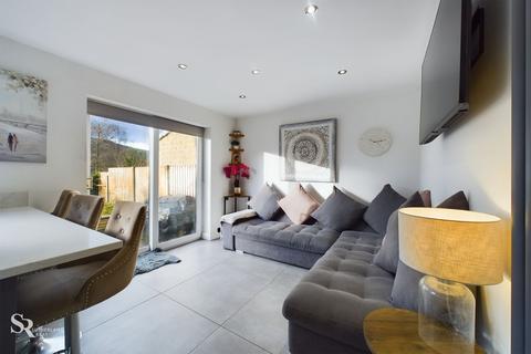 32 Ash Grove, Chinley, High Peak, SK23 6BQ