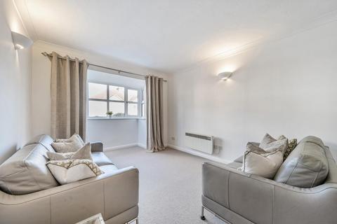 1 bedroom flat for sale, St Andrews Court, 49 Dukes Avenue, New Malden KT3