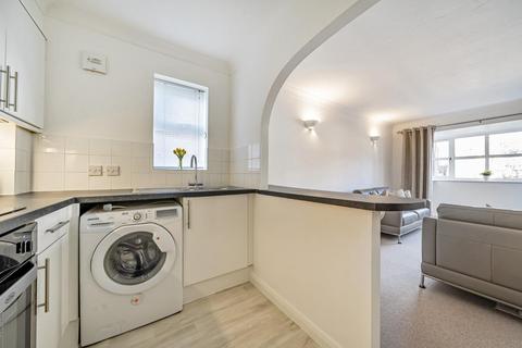 1 bedroom flat for sale, St Andrews Court, 49 Dukes Avenue, New Malden KT3