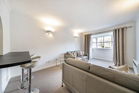 1 bedroom flat for sale, St Andrews Court, 49 Dukes Avenue, New Malden KT3