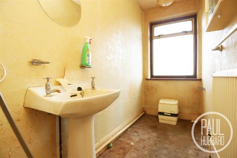 7 Ashley Downs, Lowestoft, NR32 4EX