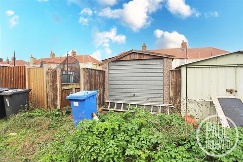 7 Ashley Downs, Lowestoft, NR32 4EX