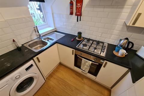 Studio to rent, Brighton Grove, Fallowfield, Manchester