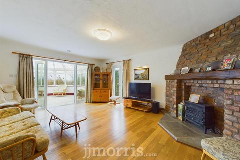 undefined, Penffordd, Clynderwen