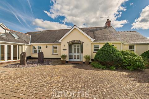 undefined, Penffordd, Clynderwen