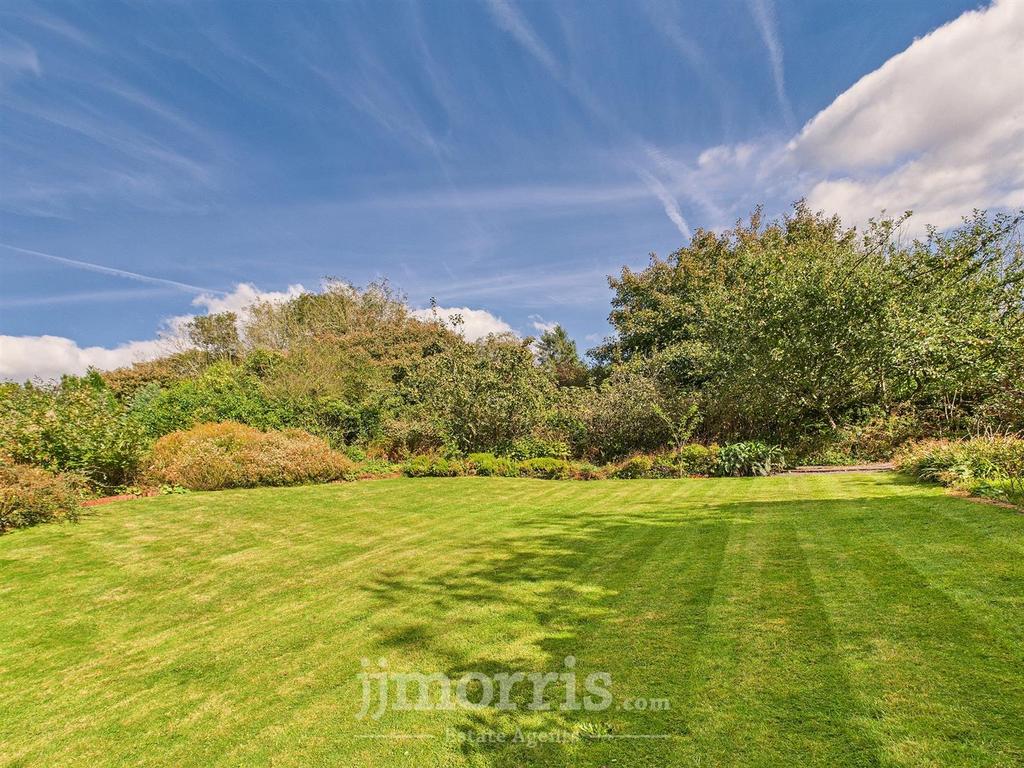 CAM02878 G0-PR0083-STILL011.jpg