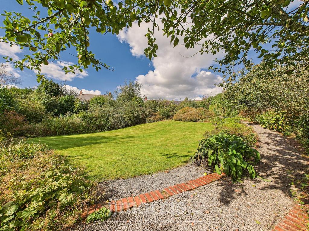 CAM02878 G0-PR0083-STILL010.jpg