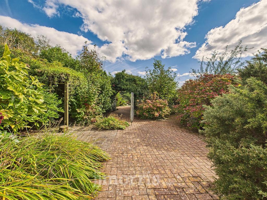 CAM02878 G0-PR0083-STILL007.jpg