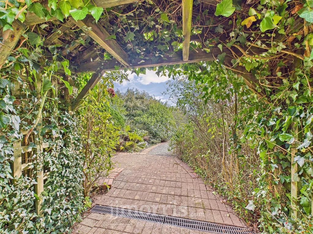 CAM02878 G0-PR0083-STILL008.jpg