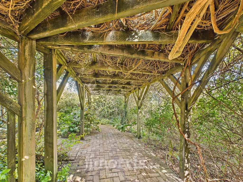 CAM02878 G0-PR0083-STILL012.jpg