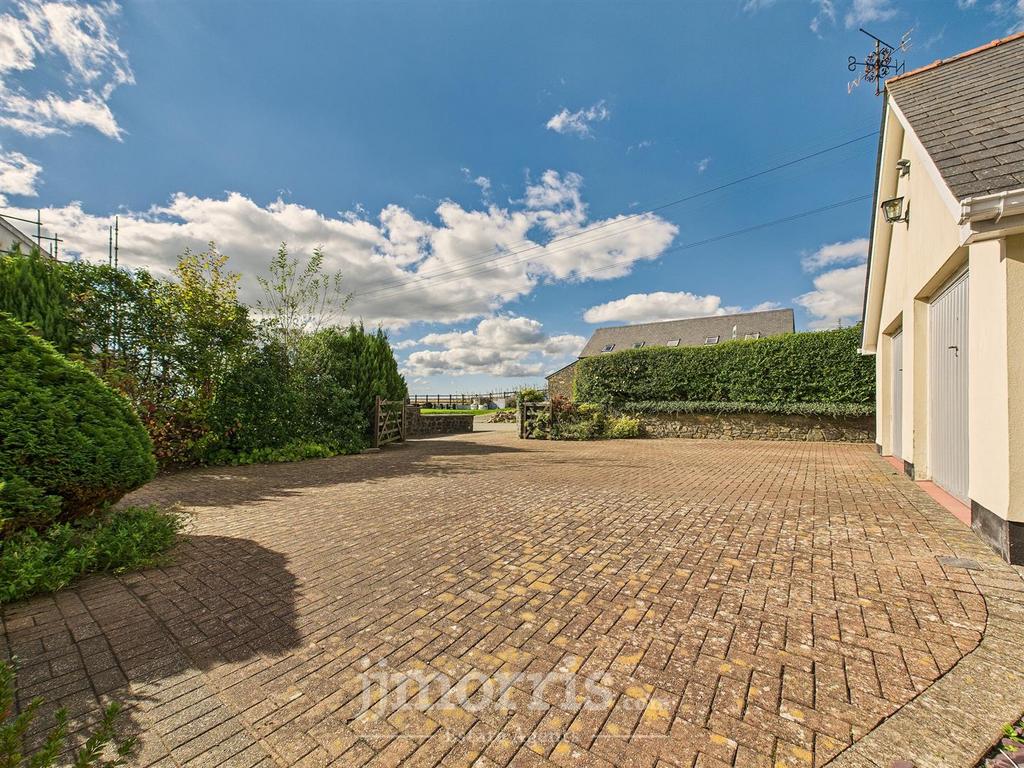 CAM02878 G0-PR0083-STILL006.jpg