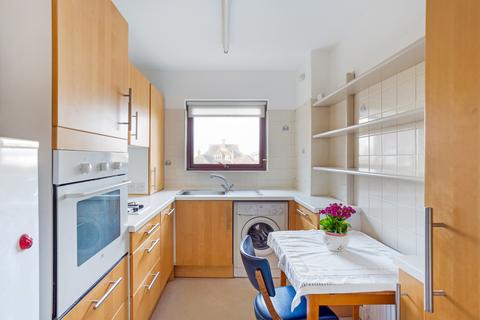 2 bedroom retirement property for sale, Finchley Road, London NW11