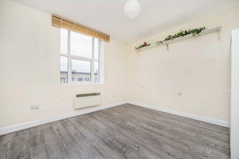 2 bedroom flat to rent, Hackney Road, London E2