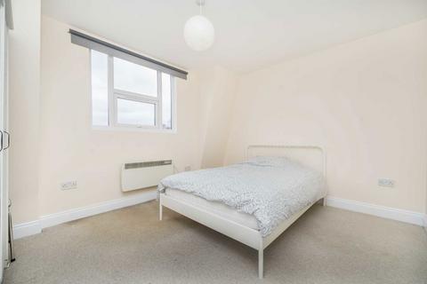 2 bedroom flat to rent, Hackney Road, London E2