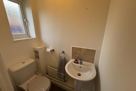 2 bedroom semi-detached house to rent, Fielders Drive, Leicester LE7