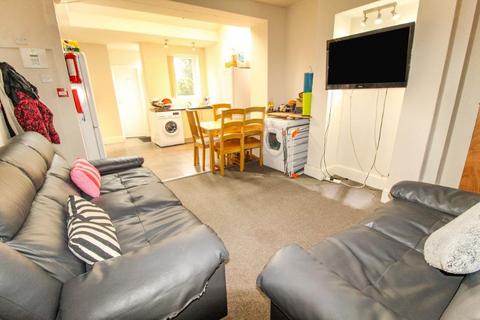 5 bedroom terraced house to rent, Charnwood Grove, West Bridgford NG2