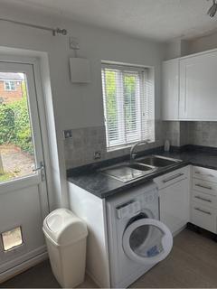 2 bedroom flat to rent, Heron Drive, Nottingham NG7