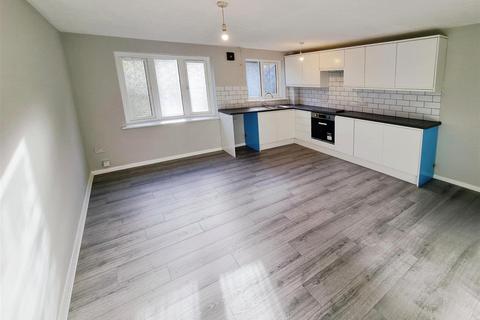 1 bedroom flat to rent, Guillemot Lane, Wellingborough NN8