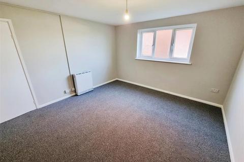 1 bedroom flat to rent, Guillemot Lane, Wellingborough NN8