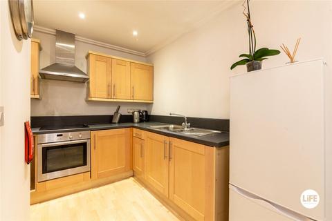 1 bedroom apartment to rent, Victoria Road, London W3