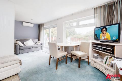 42 Lower Bedfords Road, Romford, RM1 4DG